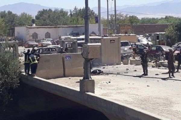 Afganistan Cumhurbaşkanı Ganinin mitinginde bombalı saldırı