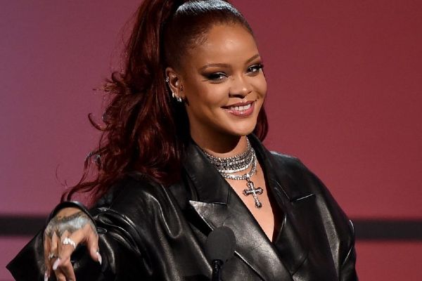 Rihanna bu kez kitap dünyasında
