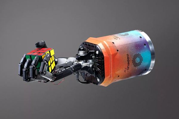 Yapay zekalı robot Rubik Küpü çözdü