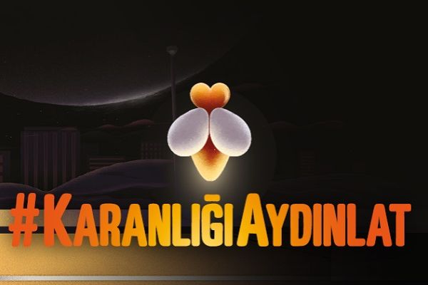 Kadınlara yönelik şiddete karşı ışık enstalasyon sergisi Karanlığı Aydınlat Seğmenler Parkında...