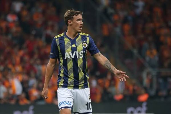 Max Kruse sahalara dönüyor