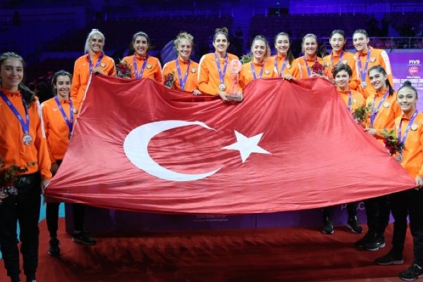 Eczacıbaşı Vitra dünya ikincisi