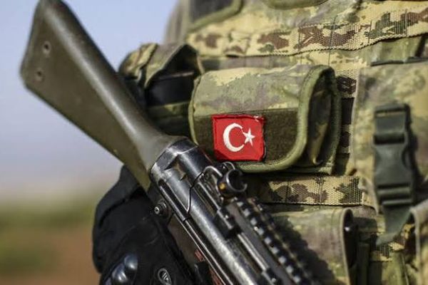 Teröristlerce tuzaklanan el yapımı patlayıcı infilak etti