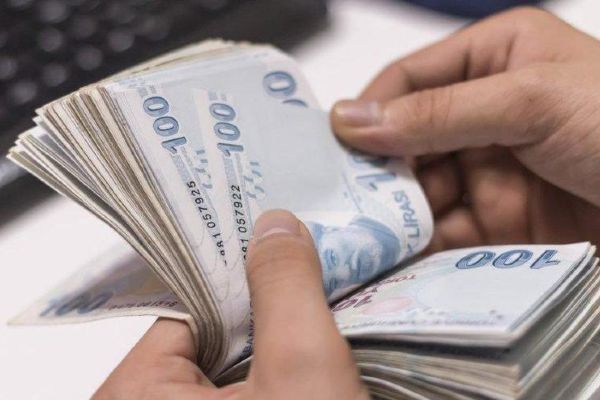 Emeklilere maaş farkı ödemesi başladı
