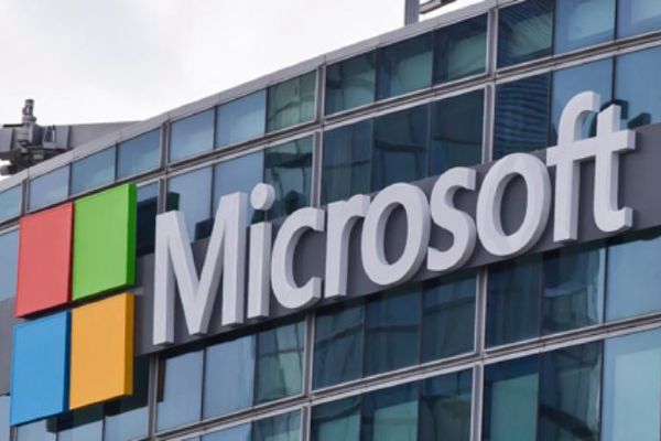 Microsoft, Appleı geride bıraktı