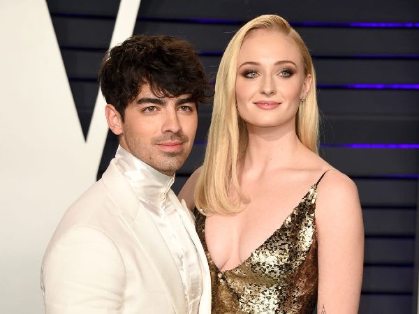 Sophie Turner annelik heyecanı yaşıyor