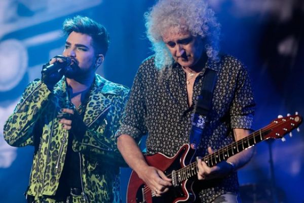 Queen ve Adam Lambert, We are the Championsı sağlık çalışanları için söyledi