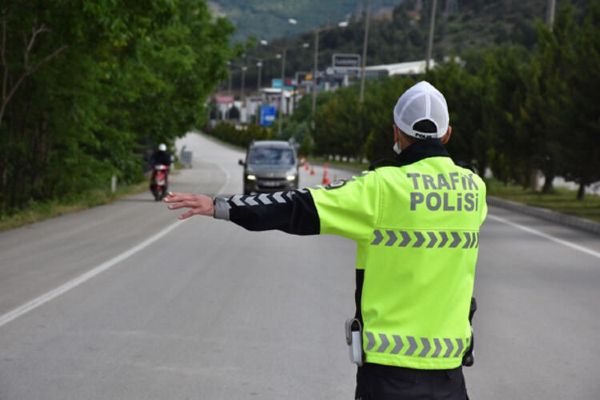 Seyahat kısıtlaması kalktı, kafe ve restoranlar açılıyor...