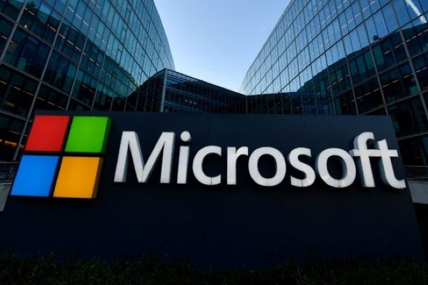 Microsoft neredeyse tüm mağazalarını kapatıyor