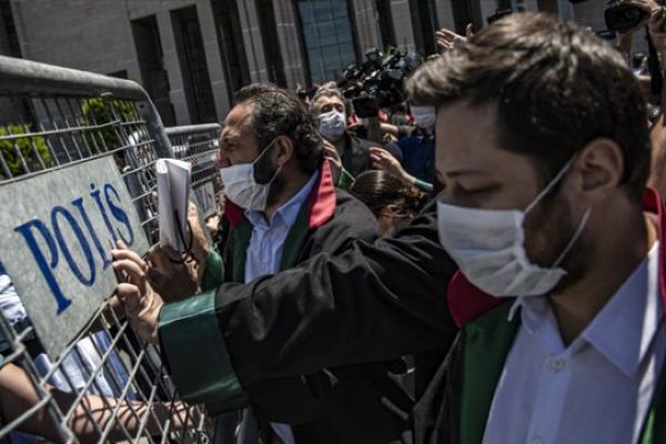 ‘Çoklu baro’ kanunu yürürlüğe girdi