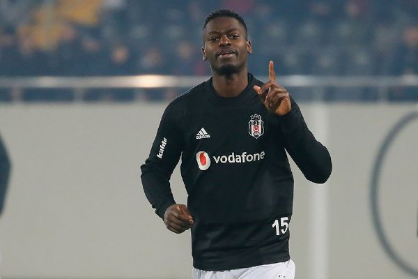 Beşiktaşta iki oyuncu kadro dışı
