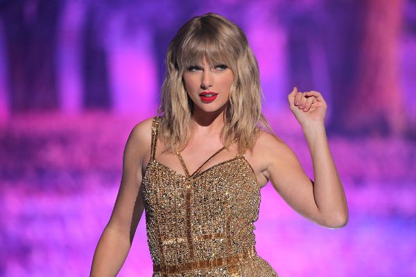 Taylor Swift Billboard 200 zirvesinden inmiyor