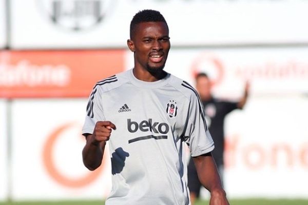 Beşiktaşlı futbolcunun Covid-19 testi pozitif çıktı