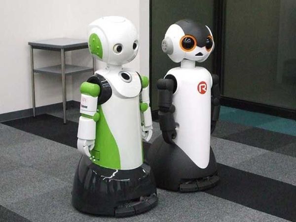 Japonyada maske takmayanları tespit eden robot mağazalarda işe başladı