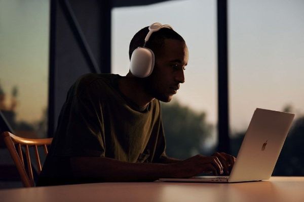 AirPods Max kulaklık yastıklarının Türkiye fiyatı belli oldu