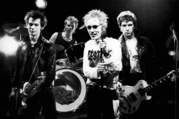 Sex Pistols hakkında mini dizi geliyor