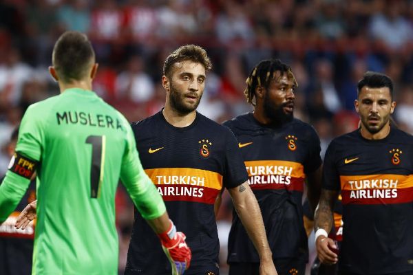 Galatasaray, PSV Eindhovene farklı mağlup...