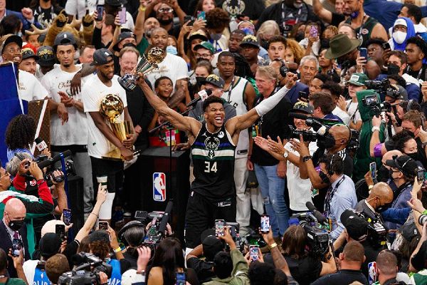 NBAde şampiyon Milwaukee Bucks