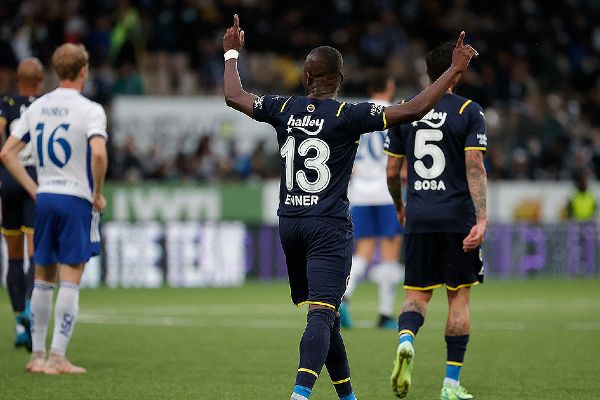 Fenerbahçe UEFA Avrupa Liginde gruplara yükseldi