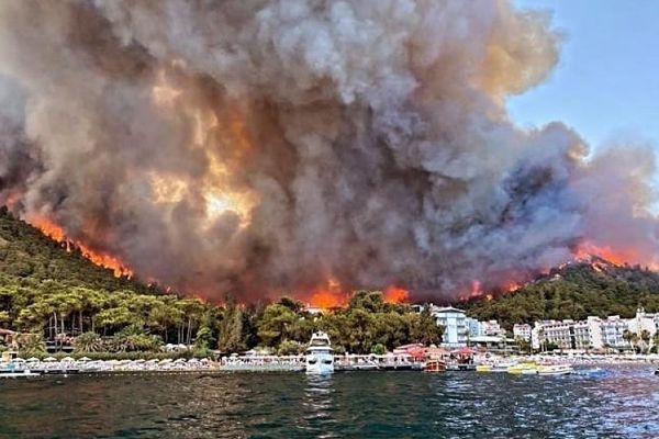 Yangınlar üç ilde devam ediyor