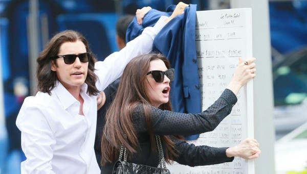 Jared Leto ve Anne Hathaway, WeCrashed dizisi setinde