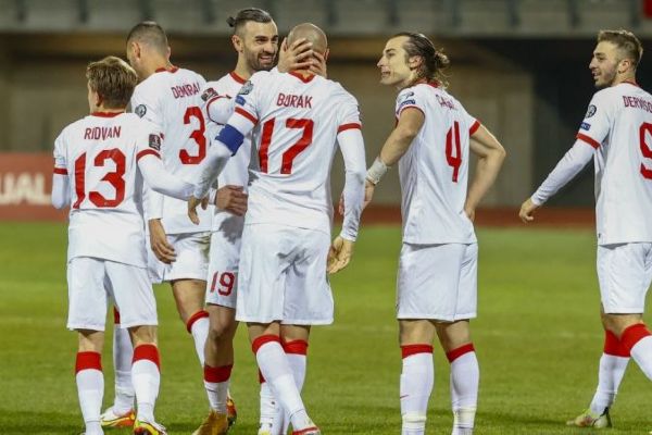 Milliler Dünya Kupası umudunu sürdürdü