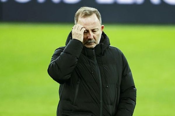 Beşiktaşta Sergen Yalçın istifa etti