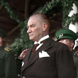 BIZ ATATURK GENCLERIYIZ