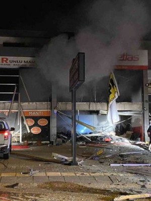 Ankarada oto lastikçi dükkanında patlama