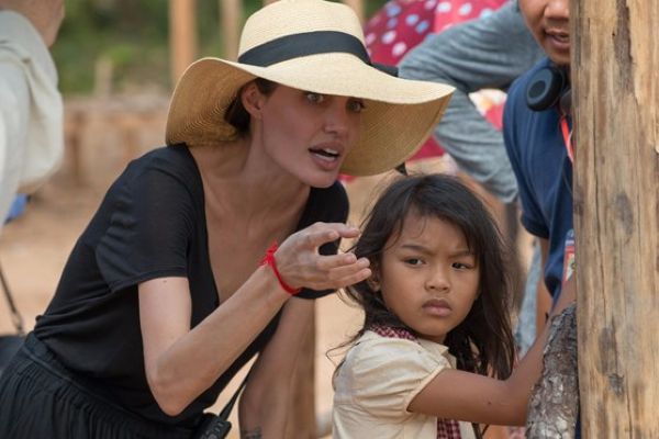 Çocuklara zulümle suçlanan Angelina Jolie sessizliğini bozdu