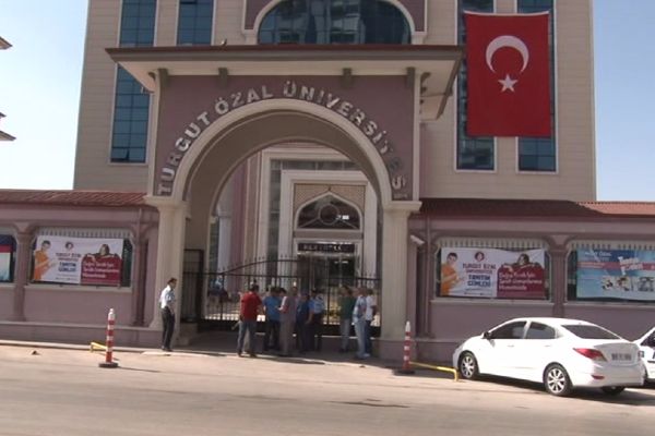 Kapatılan Turgut Özal Üniversitesi çalışanlarına FETÖ soruşturması