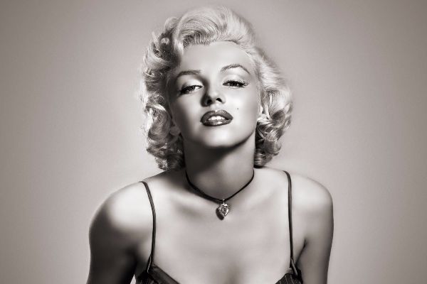 Marilyn Monroenun efsane pozları satışa çıkıyor