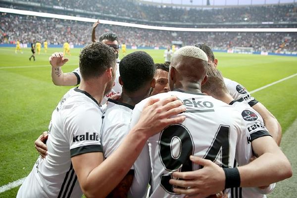 Beşiktaşta yeni sezon kombineleri satışa çıktı
