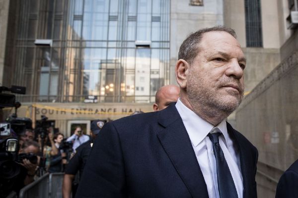 Weinstein tecavüz ve cinsel saldırı suçlamalarını reddetti