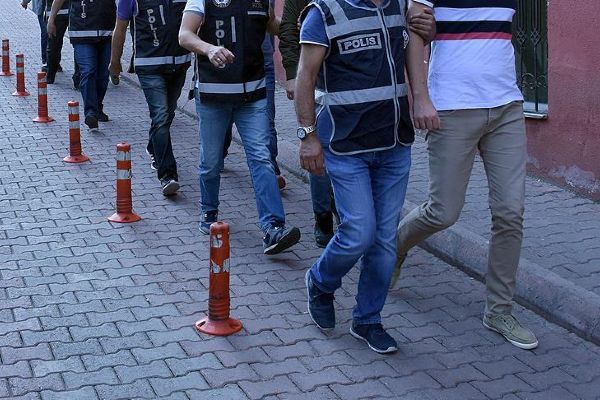 TSKda FETÖ operasyonu: 18 muvazzaf 61 kişi için gözaltı kararı