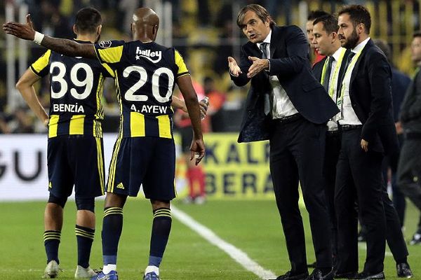 Fenerbahçede teknik direktör Cocu görevden alındı