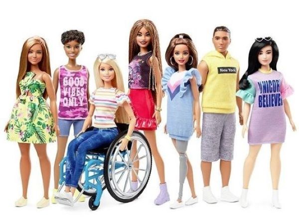 Barbie’den tekerlekli sandalyeli ve protezli bebek
