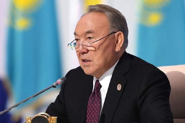 Kazakistanın başkenti Astananın ismi Nursultan oldu