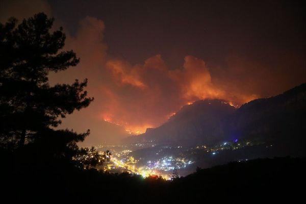 Turizm cennetinde yangın 18 saatte söndü