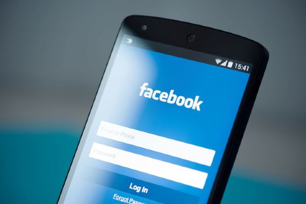Facebook’un Android sürümüne karanlık mod geliyor