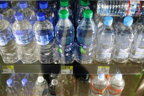 Plastik şişede su satışına yasak