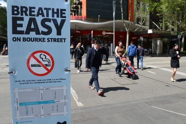 Avustralyanın ünlü caddesinde sigaraya yasak
