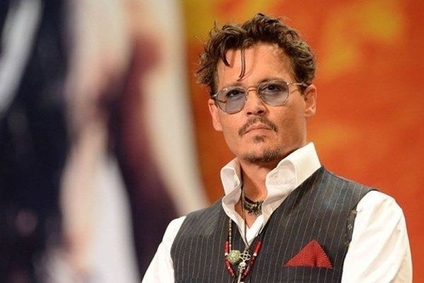 Johnny Depp hayranlarından Amber Heard’ın kovulması için kampanya