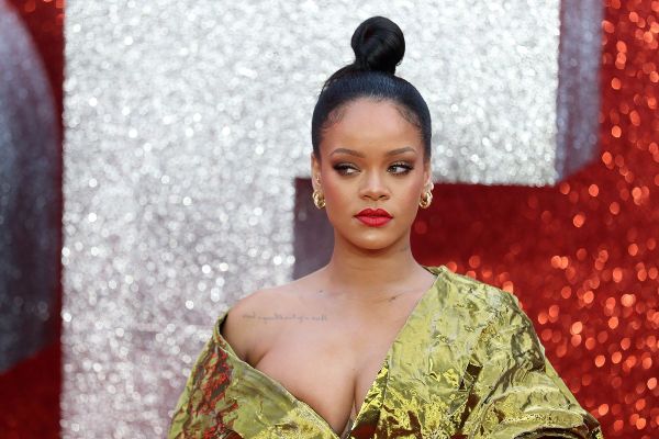 Rihanna Forbesun kendi girişimleriyle zengin olan kadınlar listesinde