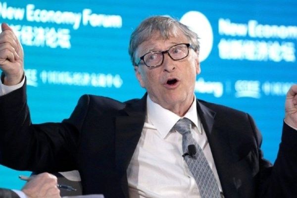 Bill Gates maske takmayanları nüdistlere benzetti