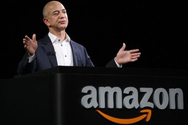Dünyanın en zengin insanı yeniden Jeff Bezos