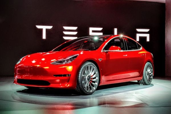 Tesladan ilk çeyrekte rekor kâr