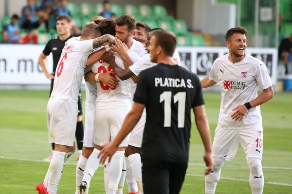 Sivasspor, Moldovada Petrocubu tek golle geçti
