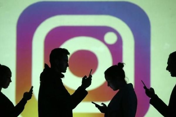 Instagramda yukarı kaydır özelliği kalkıyor