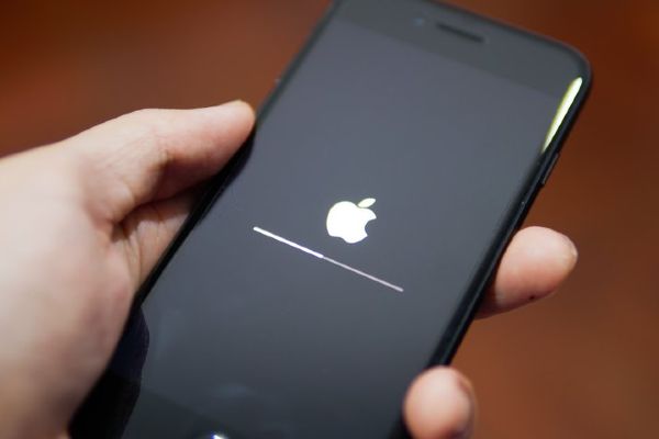Apple, iPhone için acil yazılım güncellemesi yayınladı